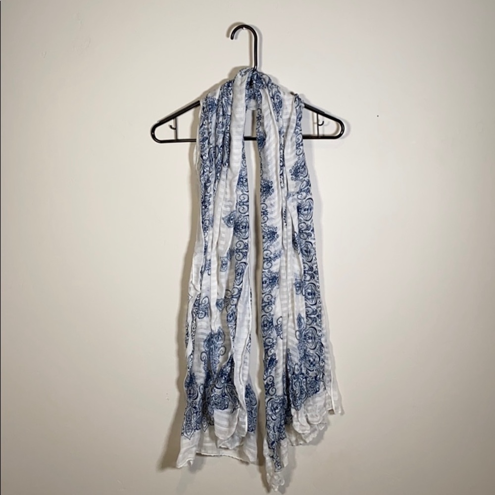 Blue & white china patterned scarf